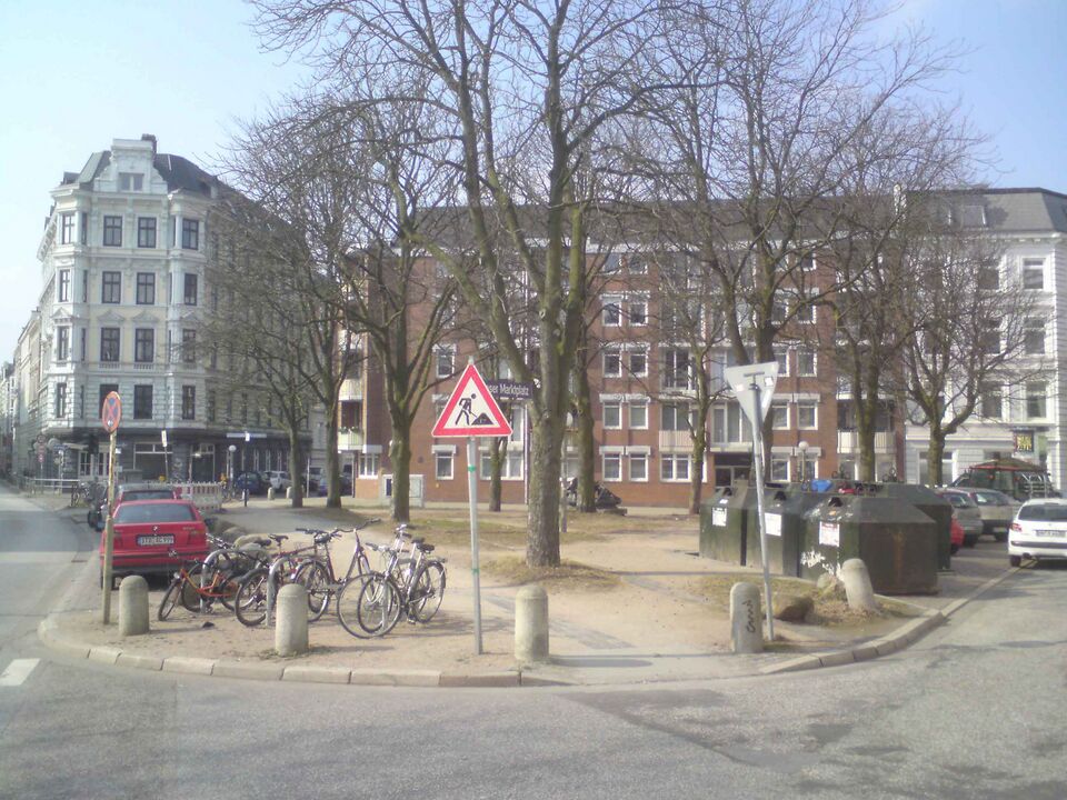 Datei:Ottenser Marktplatz1.jpg